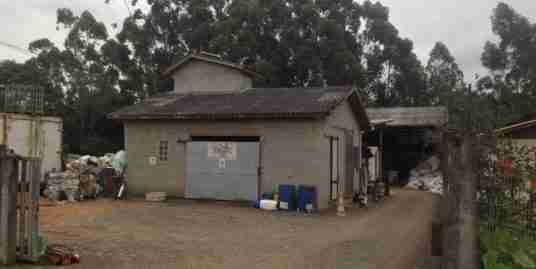 Pavilhão de reciclagem(100)Montado 350m2,terreno c/ 3.705m2 todo murado,portão eletrônico,fundos um bosque,toda estrutura p/conduzir o seguimento