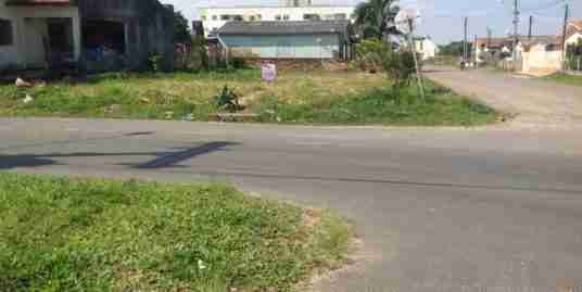 Imóvel (125)Lote 12×25: 325m2,localização esquina avenida,ótimo p/ comércio